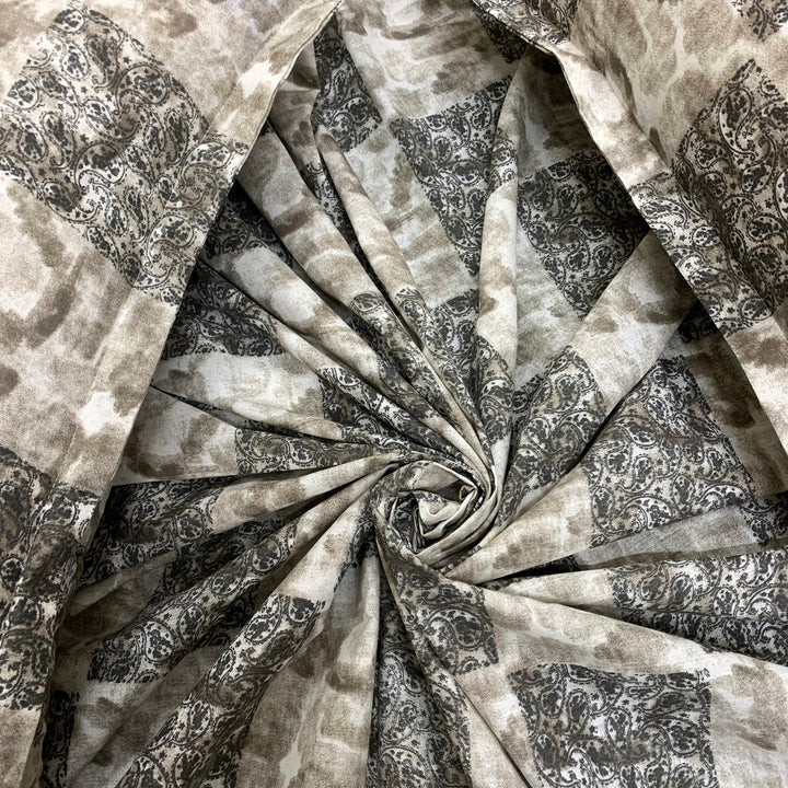Bella Casa Fashion & Retail Ltd  Double Bedsheet Set King Size with 2 Pillow Covers Geometric Grey Colour - Radiant Collection